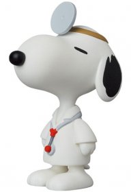 Peanuts UDF Series 15 mini figurka Doctor Snoopy 8 cm