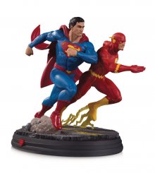 DC Gallery Socha Superman vs The Flash Racing 2nd Edition 26 cm