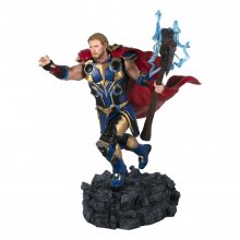 Thor: Love and Thunder Gallery Deluxe PVC Socha Thor 23 cm
