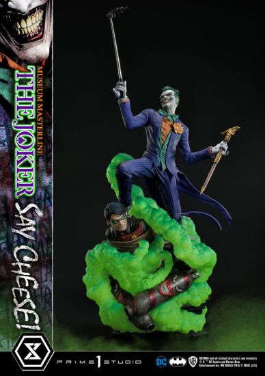 DC Comics Socha 1/3 The Joker Say Cheese 99 cm - Kliknutím na obrázek zavřete