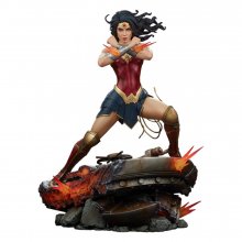 DC Comics Premium Format Socha Wonder Woman: Saving the Day 50